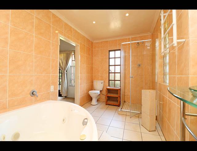 4 BEDROOM FREEHOLD FOR SALE IN GLENHAZEL